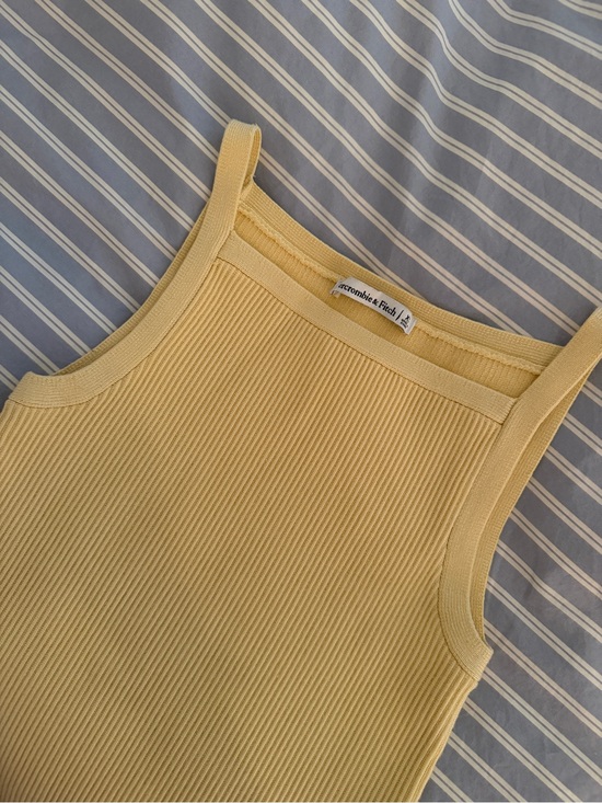 Abercrombie & Fitch Tops - Abercrombie & Fitch Yellow Ribbed Apron Tank Top